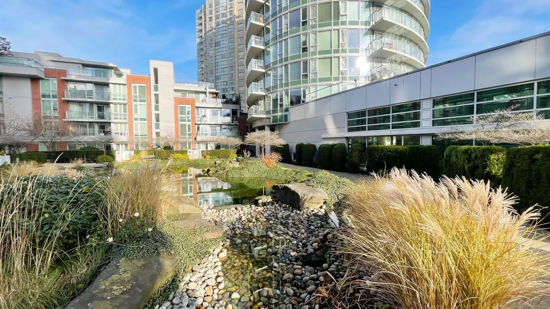 Apartment Condo Downtown Vancouver - Near Rogers Arena & Bc Place W Parking
