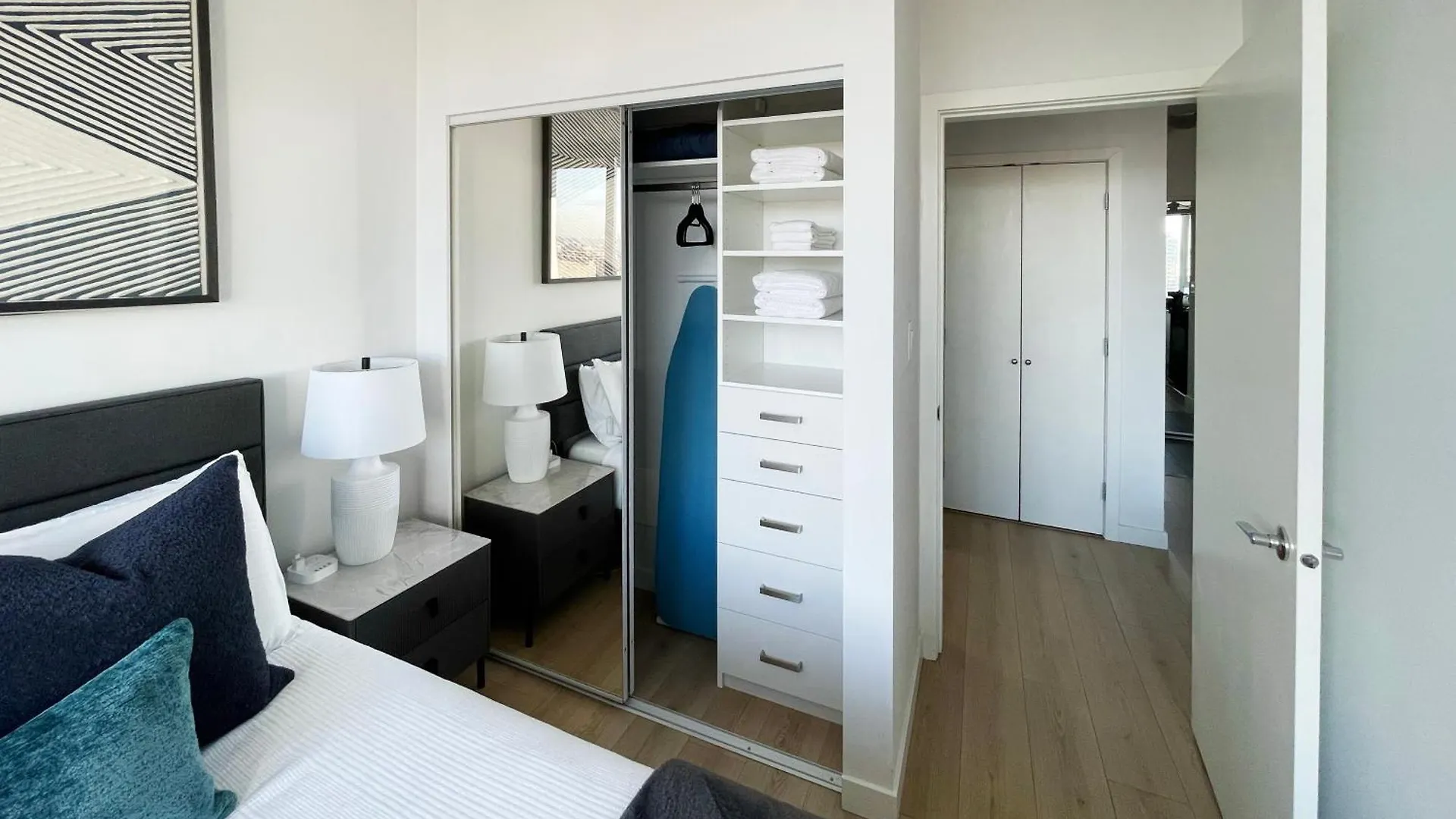 Condo Downtown Vancouver - Near Rogers Arena & Bc Place W Parking