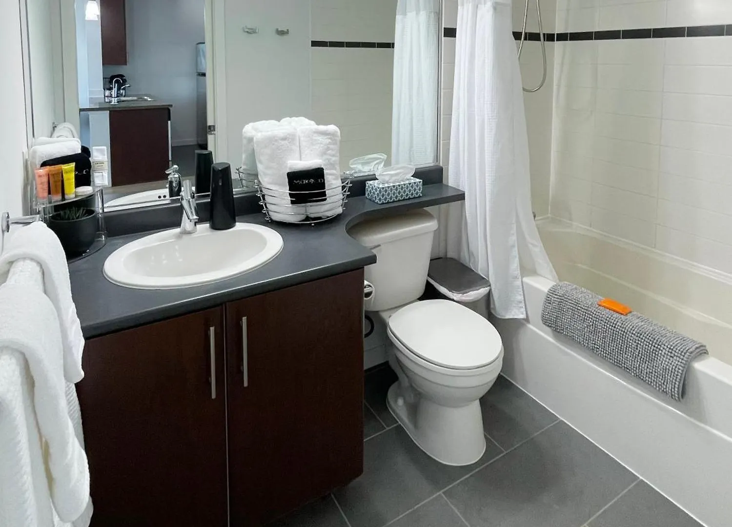 Condo Downtown Vancouver - Near Rogers Arena & Bc Place W Parking Canada
